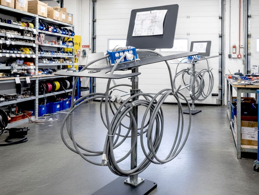 ErgoCab wiring station in octopus wiring workshop | Mecaspin